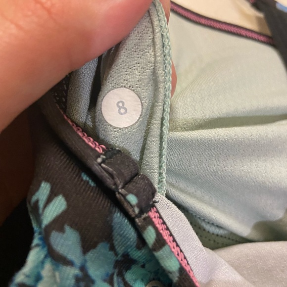 Black/Floral Lululemon Tank w/ built in bra - Picture 5 of 5